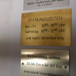 Schilder Öffnungszeiten - Frank Klingberg - Gravieranstalt Klingberg in München