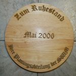 Holztafel mit Lasergravur - Frank Klingberg - Gravieranstalt Klingberg in München